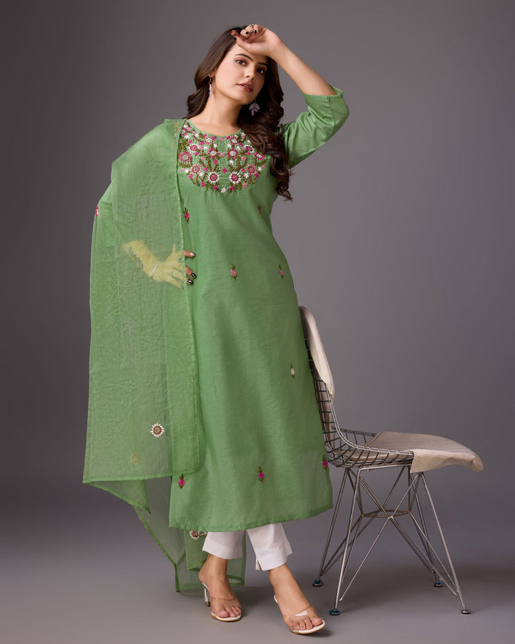 Nature's Grace: Pure Green Handwork Kurta - zfashionstudio