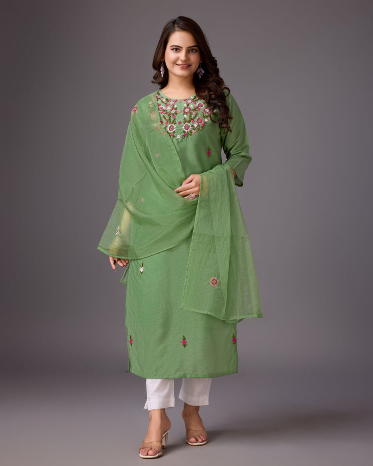 Nature's Grace: Pure Green Handwork Kurta - zfashionstudio